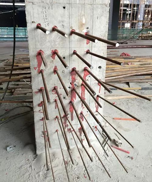 上海辉鱼仰孔 / 顶面植筋防流胶施工方法